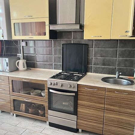 Home In Center With Jacuzzi Ivano-Frankivsk Extérieur photo