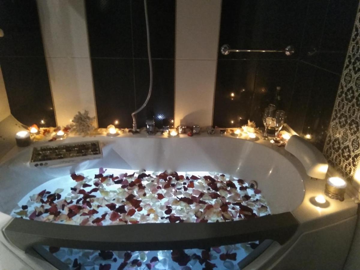 Home In Center With Jacuzzi Ivano-Frankivsk Extérieur photo